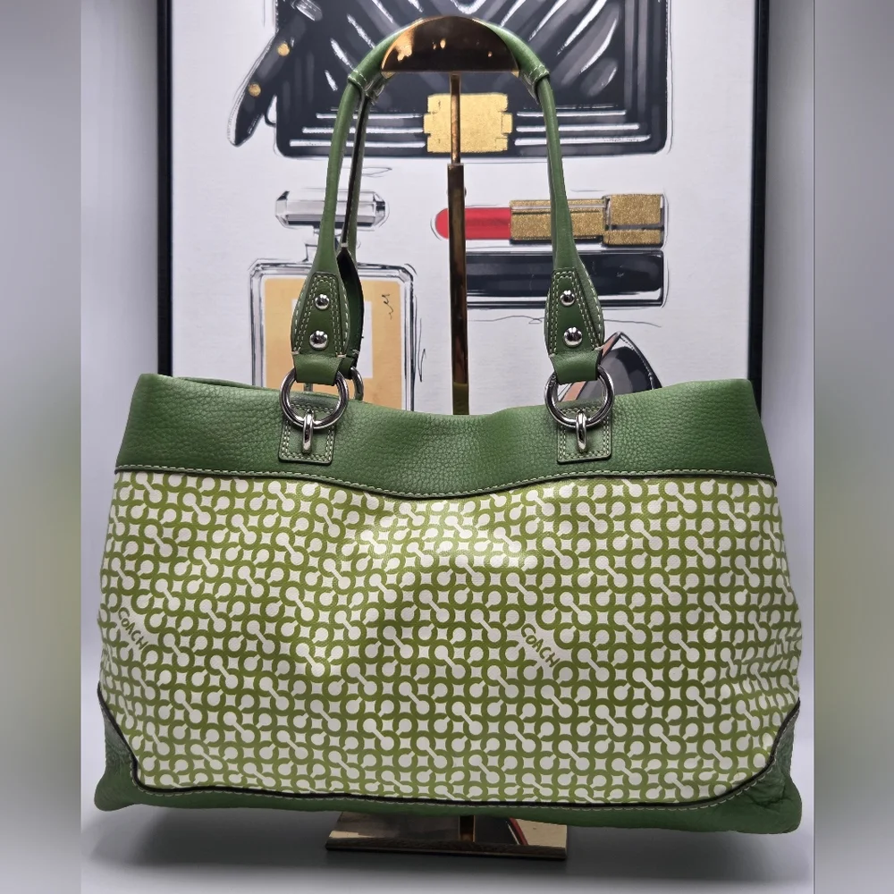 COACH Penelope Pebbled Leather In Excellent Condition With Orig Satin Dust Bag